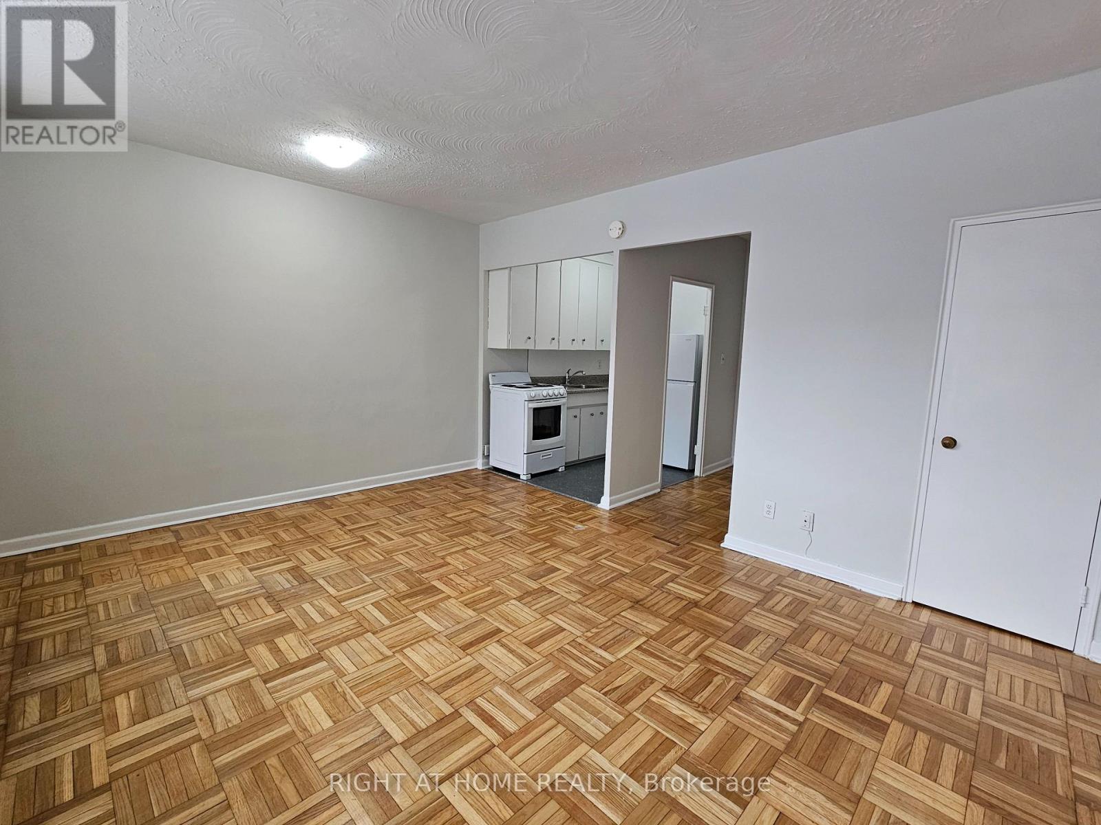 101 - 20 Cosburn Avenue, Toronto, Ontario  M4K 2E7 - Photo 11 - E12845822