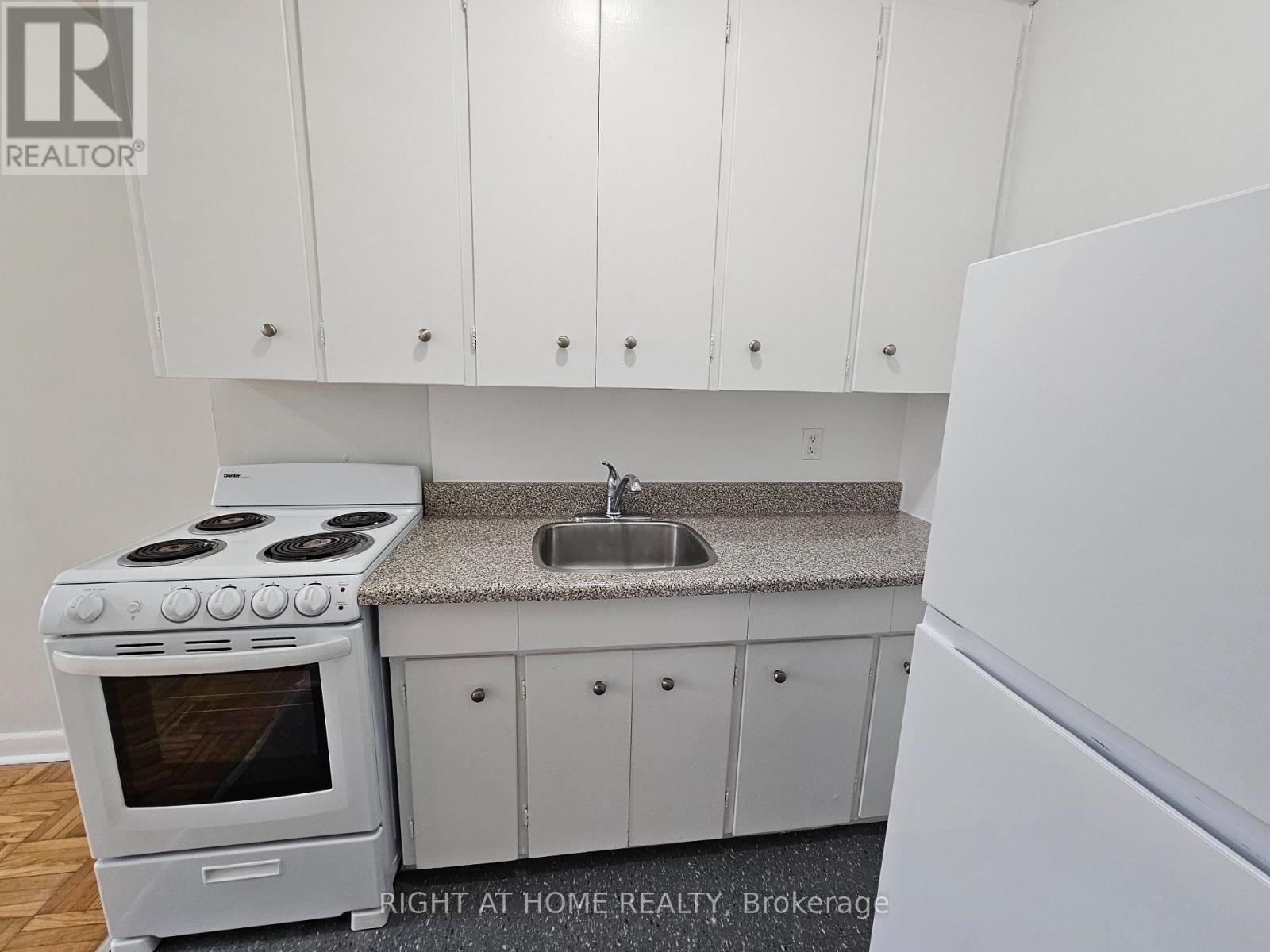 101 - 20 Cosburn Avenue, Toronto, Ontario  M4K 2E7 - Photo 14 - E12845822