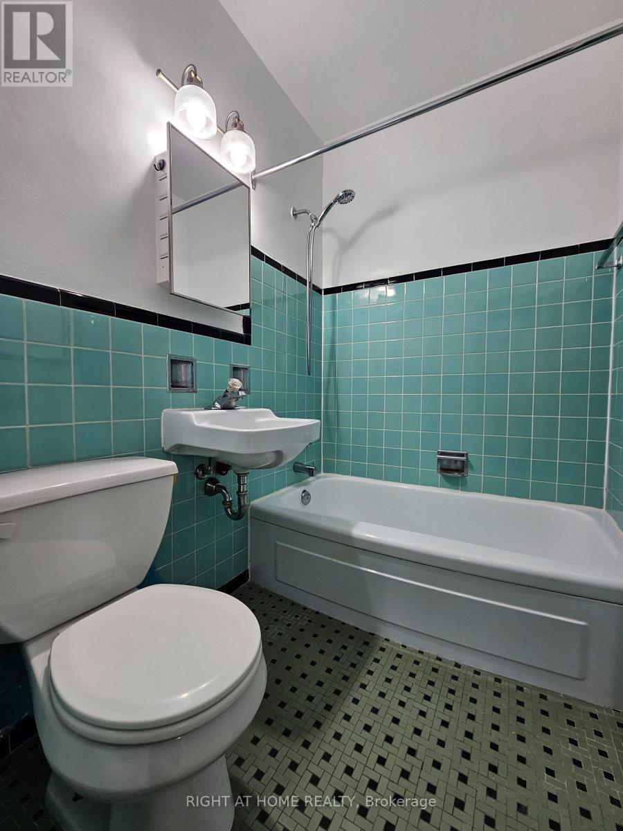 101 - 20 Cosburn Avenue, Toronto, Ontario  M4K 2E7 - Photo 18 - E12845822