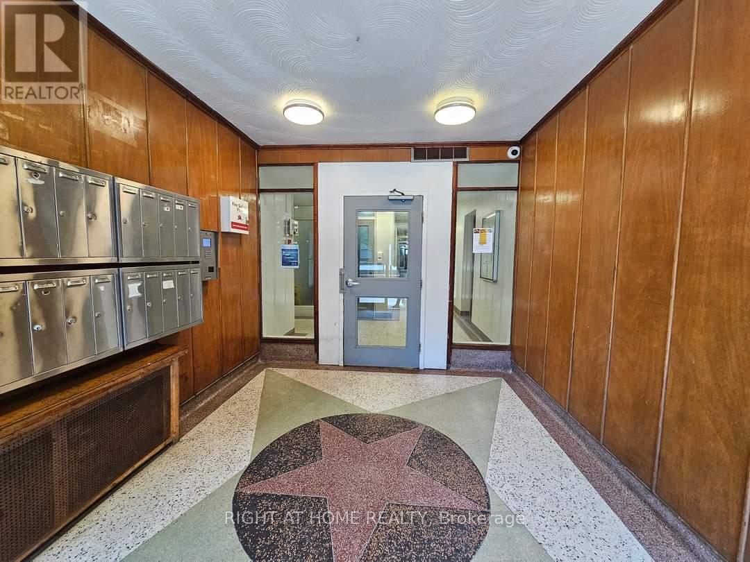 101 - 20 Cosburn Avenue, Toronto, Ontario  M4K 2E7 - Photo 6 - E12845822