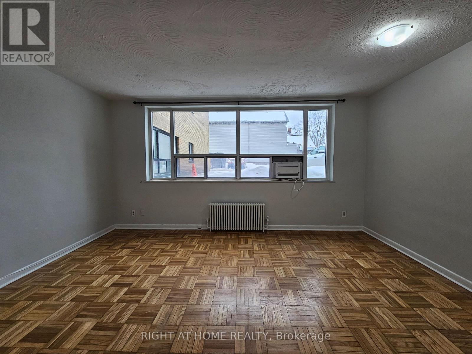 101 - 20 Cosburn Avenue, Toronto, Ontario  M4K 2E7 - Photo 8 - E12845822