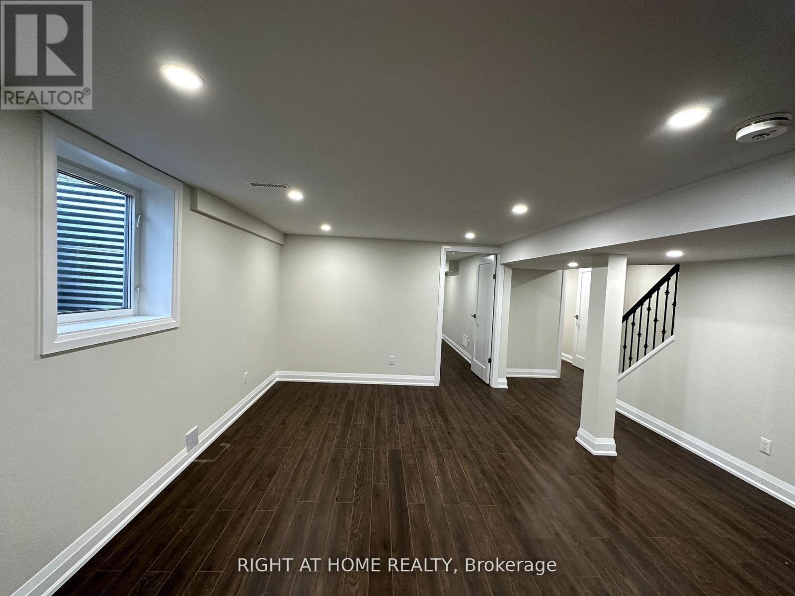 11 Law Crescent, Richmond Hill, Ontario  L4C 5K7 - Photo 2 - N12845770