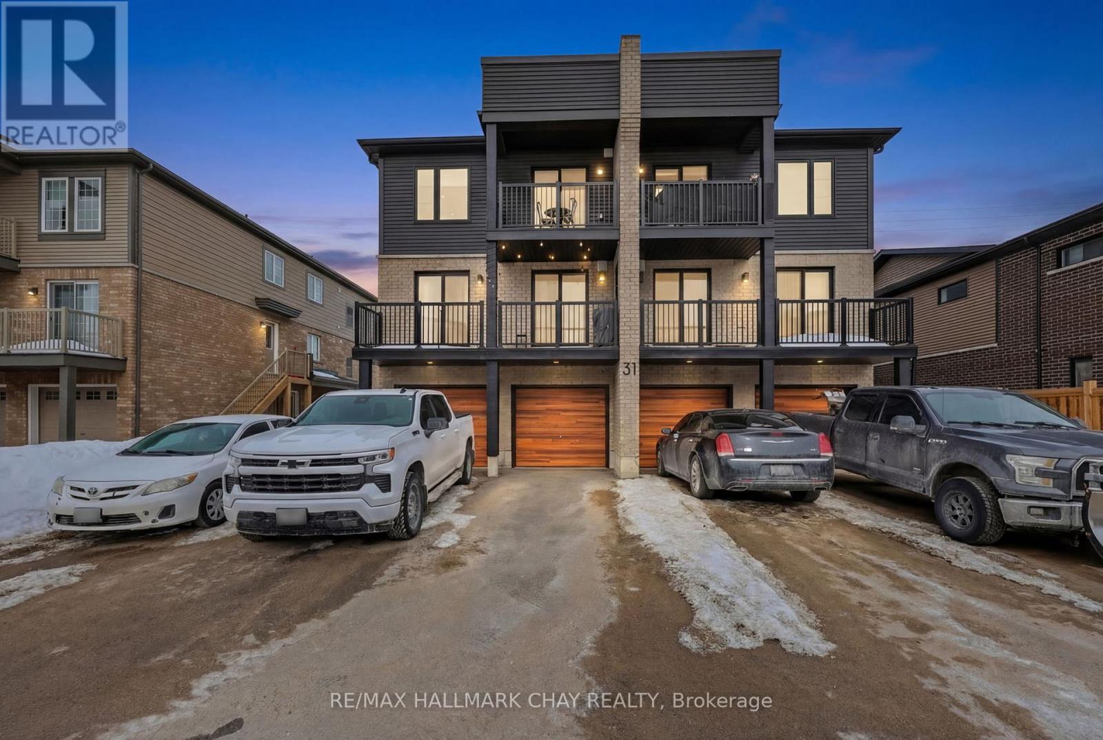 9 - 31 PUMPKIN CORNER CRESCENT, Barrie, Ontario