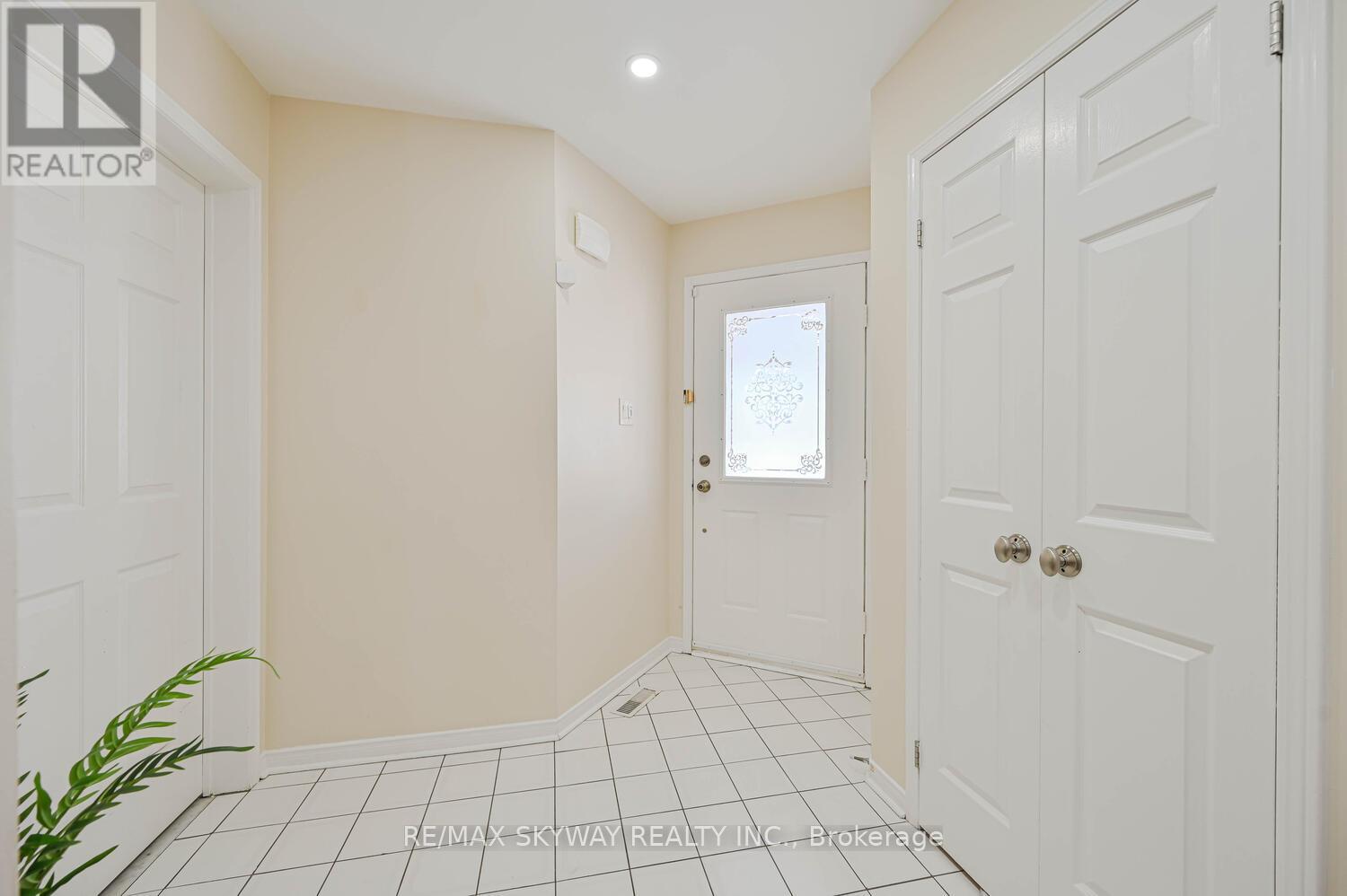 117 Richvale Drive S, Brampton, Ontario  L6Z 4G4 - Photo 6 - W12845122