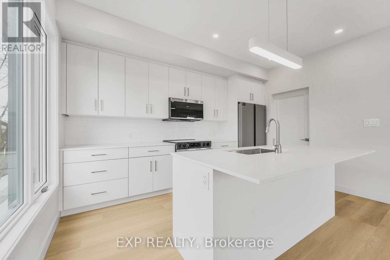 A - 2 Iona Street, Ottawa, Ontario  K1Y 0V1 - Photo 7 - X12844260