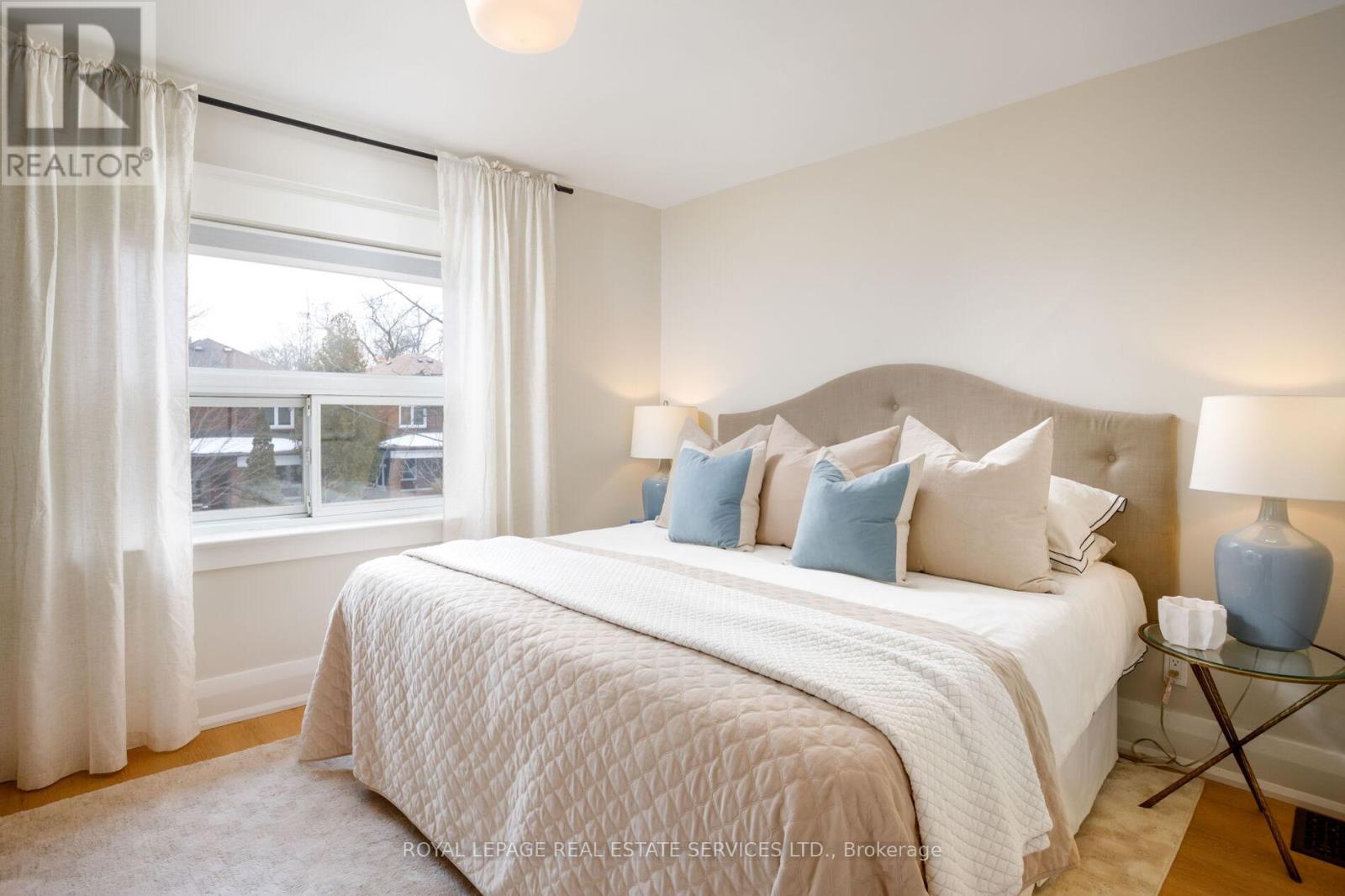 597 Beresford Avenue, Toronto, Ontario  M6S 3C2 - Photo 14 - W12845832