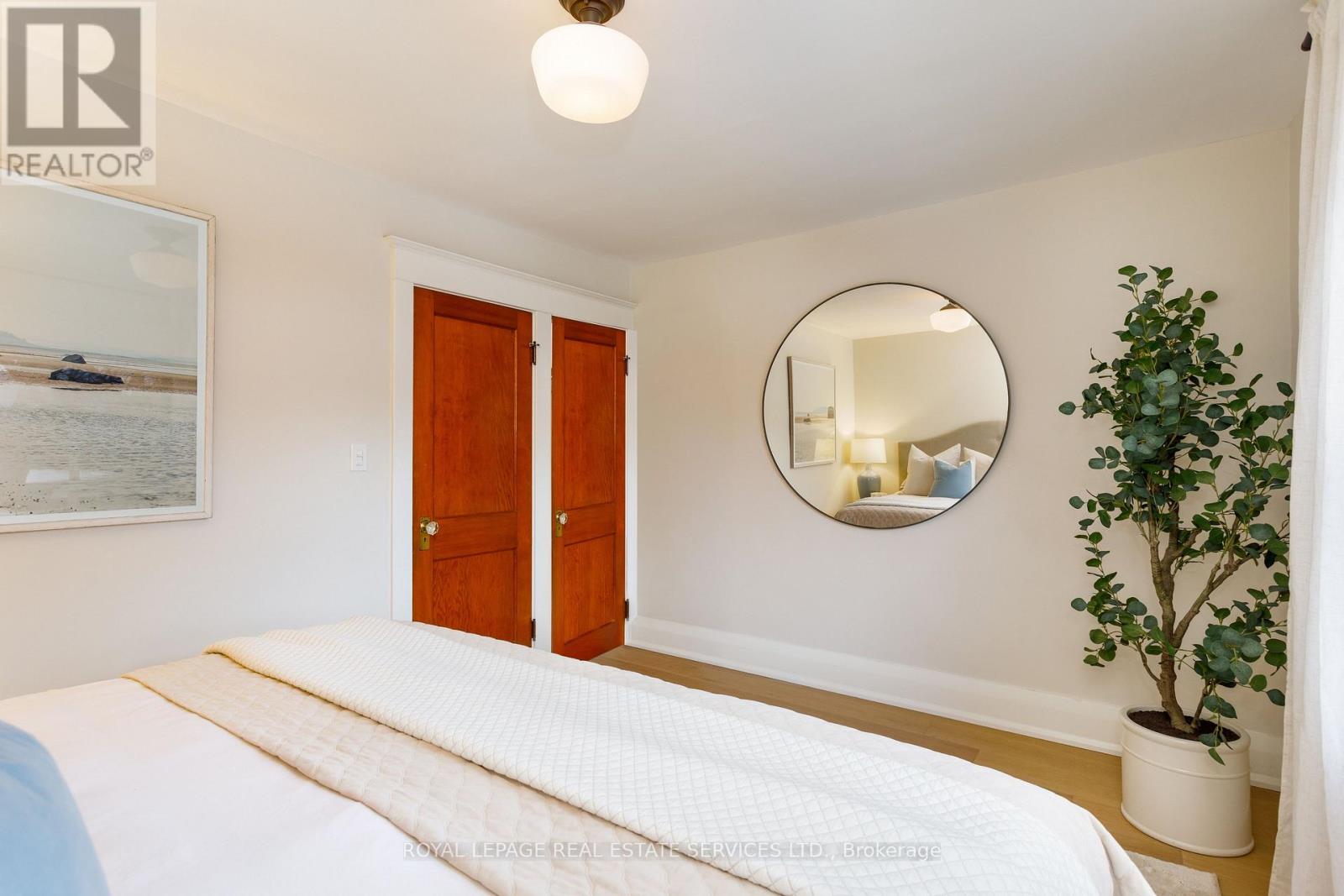 597 Beresford Avenue, Toronto, Ontario  M6S 3C2 - Photo 15 - W12845832