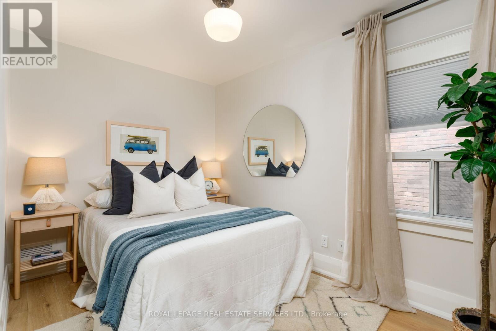 597 Beresford Avenue, Toronto, Ontario  M6S 3C2 - Photo 19 - W12845832