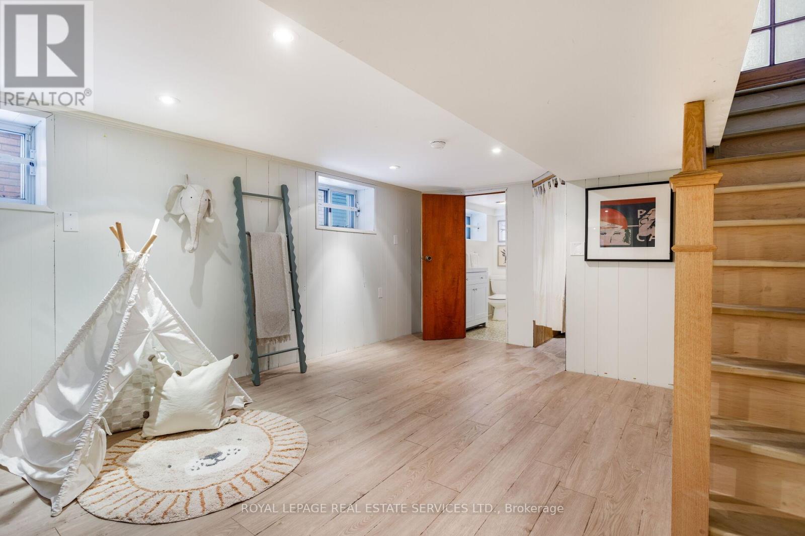 597 Beresford Avenue, Toronto, Ontario  M6S 3C2 - Photo 24 - W12845832