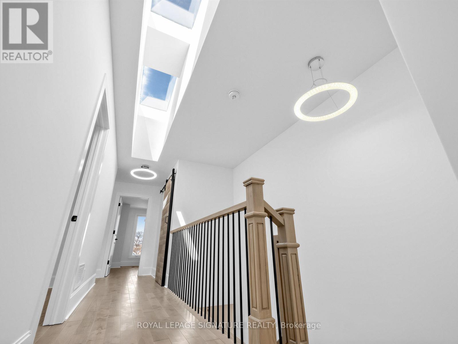 21b Roseland Drive, Toronto, Ontario  M8W 1Y3 - Photo 15 - W12845882