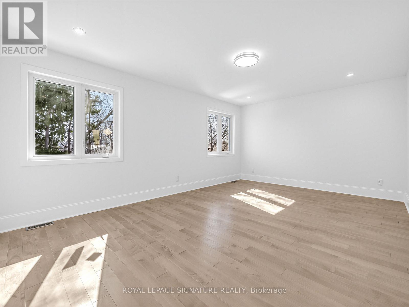 21b Roseland Drive, Toronto, Ontario  M8W 1Y3 - Photo 16 - W12845882