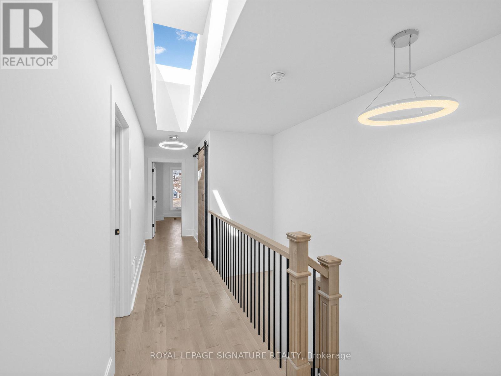 21b Roseland Drive, Toronto, Ontario  M8W 1Y3 - Photo 21 - W12845882