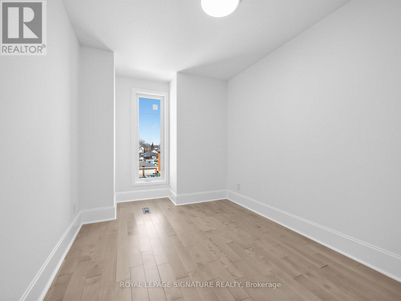 21b Roseland Drive, Toronto, Ontario  M8W 1Y3 - Photo 26 - W12845882