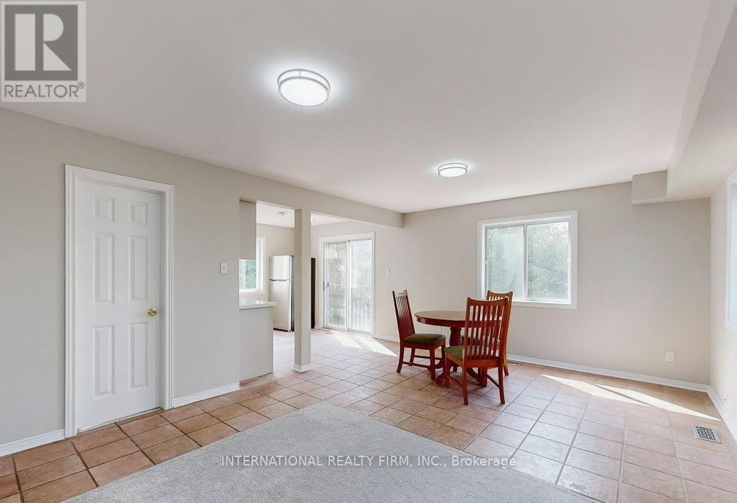 Main - 6 English Street, Brampton, Ontario  L6X 1L4 - Photo 5 - W12845886