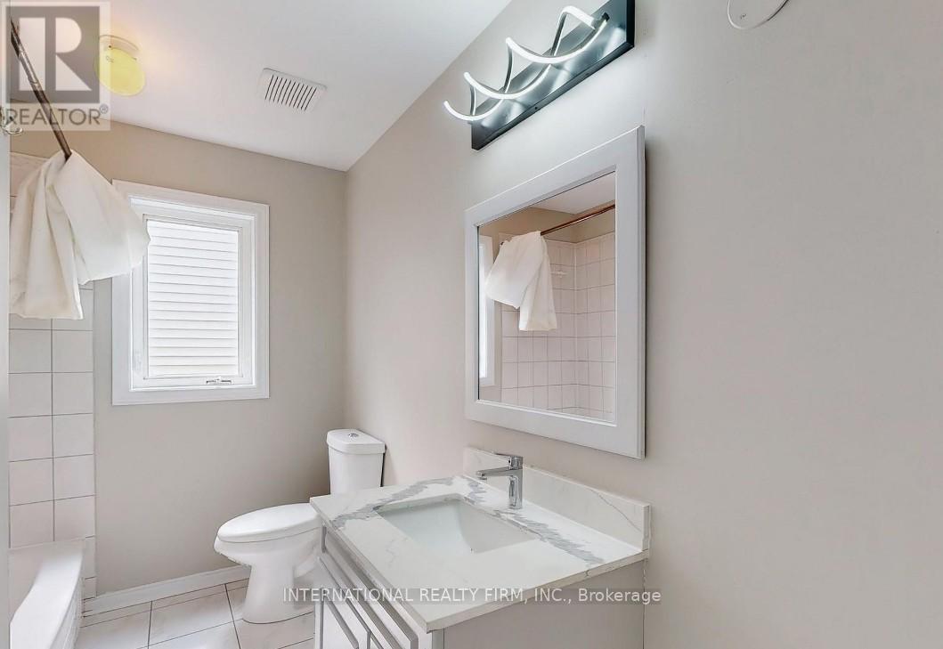 Main - 6 English Street, Brampton, Ontario  L6X 1L4 - Photo 9 - W12845886