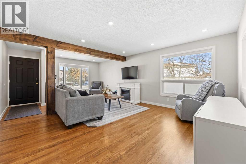 23 Millbank Drive Sw, Calgary, Alberta  T2Y 2B5 - Photo 6 - A2288793