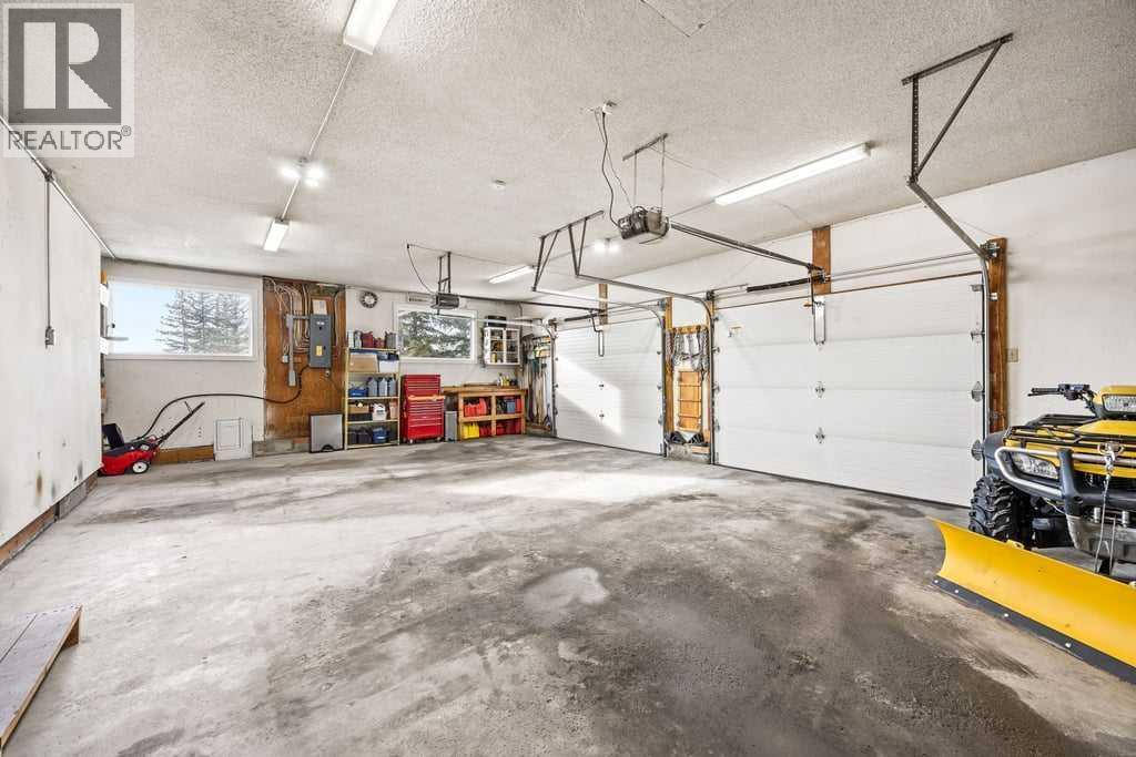 28 Crocus Ridge Point, Rural Rocky View County, Alberta  T3Z 1G4 - Photo 34 - A2290437