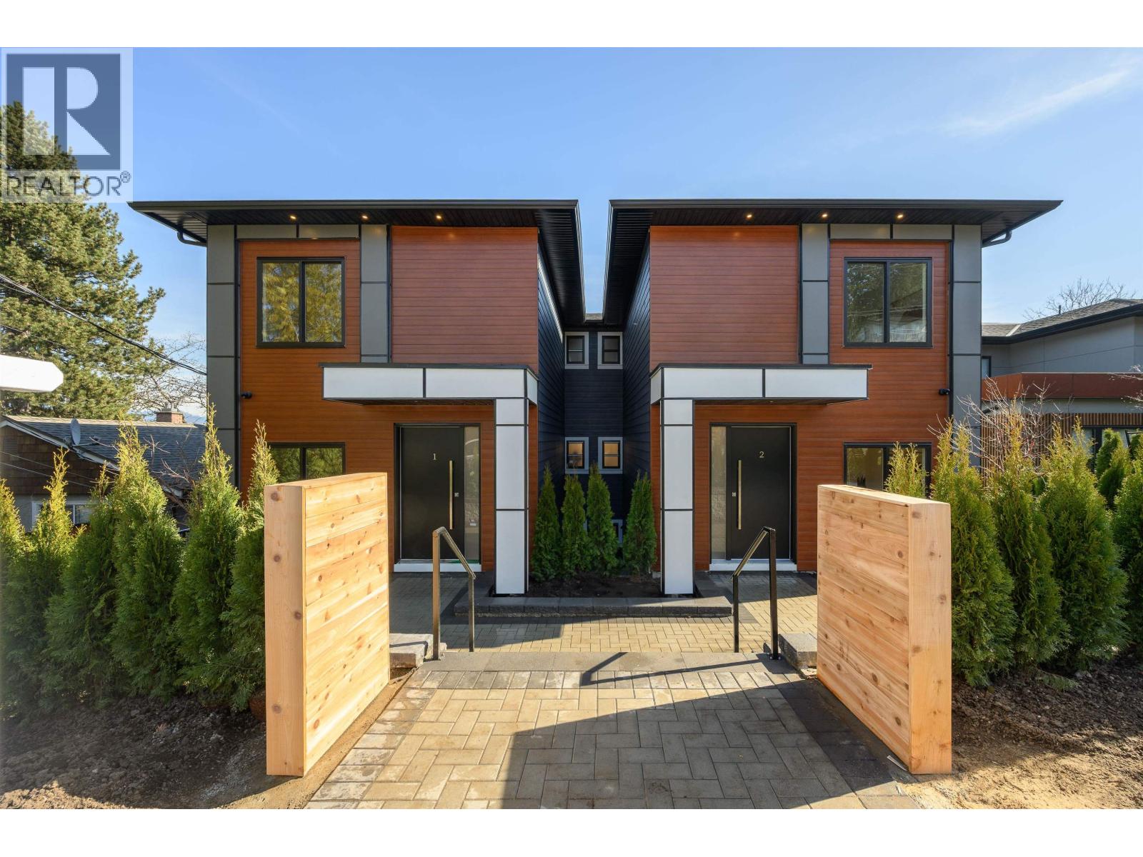 1 6176 ELGIN AVENUE, Burnaby, British Columbia