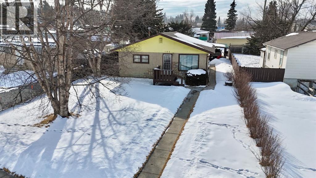 103 Belmont Crescent, Hinton, Alberta  T7V 1N6 - Photo 1 - A2290356