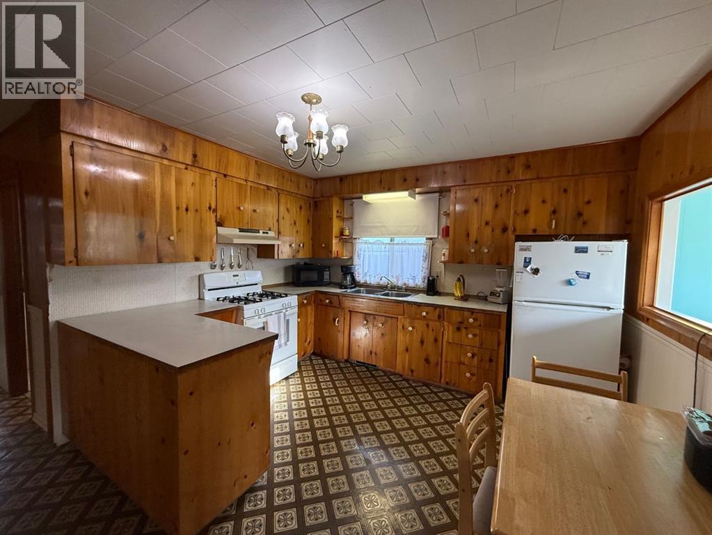 103 Belmont Crescent, Hinton, Alberta  T7V 1N6 - Photo 7 - A2290356