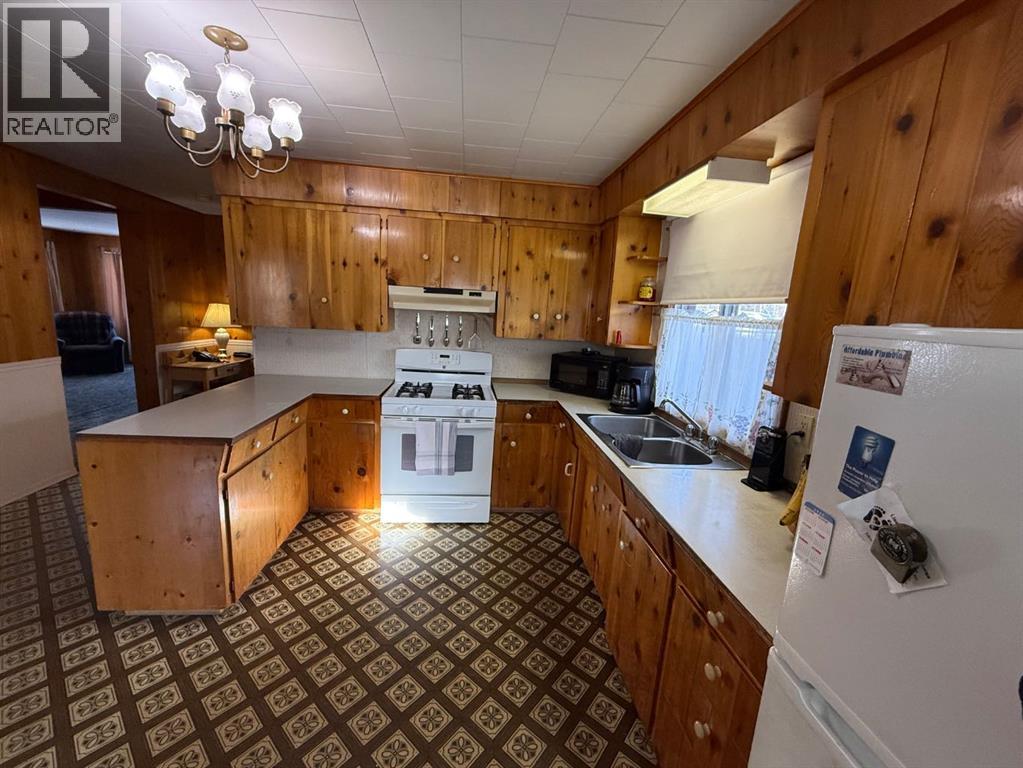 103 Belmont Crescent, Hinton, Alberta  T7V 1N6 - Photo 5 - A2290356