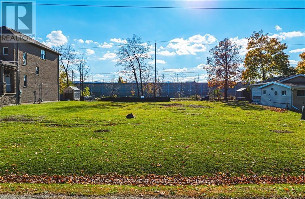 7 Trillium Avenue, Hamilton, Ontario  L8E 5E1 - Photo 4 - X12845784