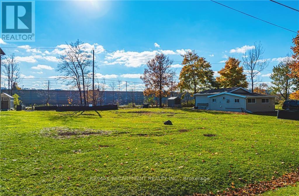 7 Trillium Avenue, Hamilton, Ontario  L8E 5E1 - Photo 5 - X12845784