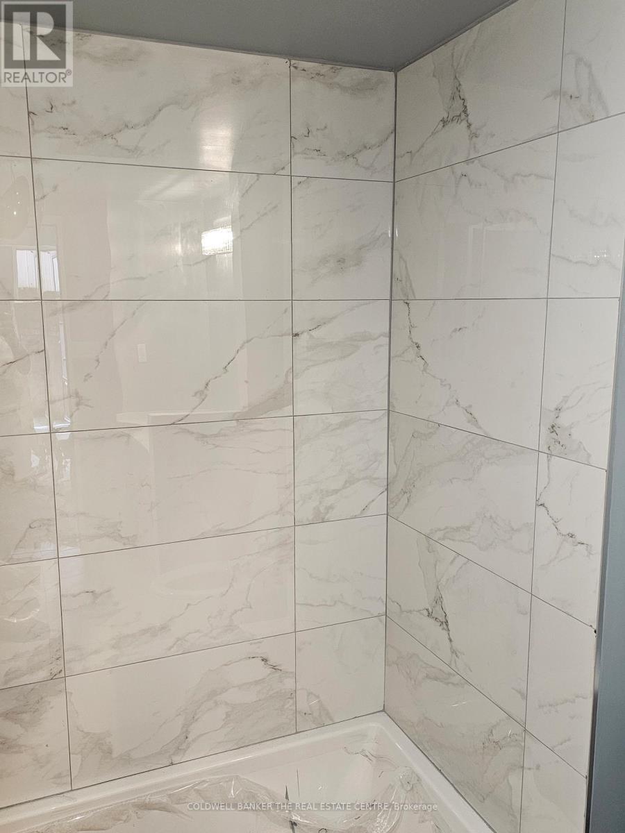 Bedrm 4 - 3 Baxter Crescent, Thorold, Ontario  L2V 4S1 - Photo 5 - X12845872