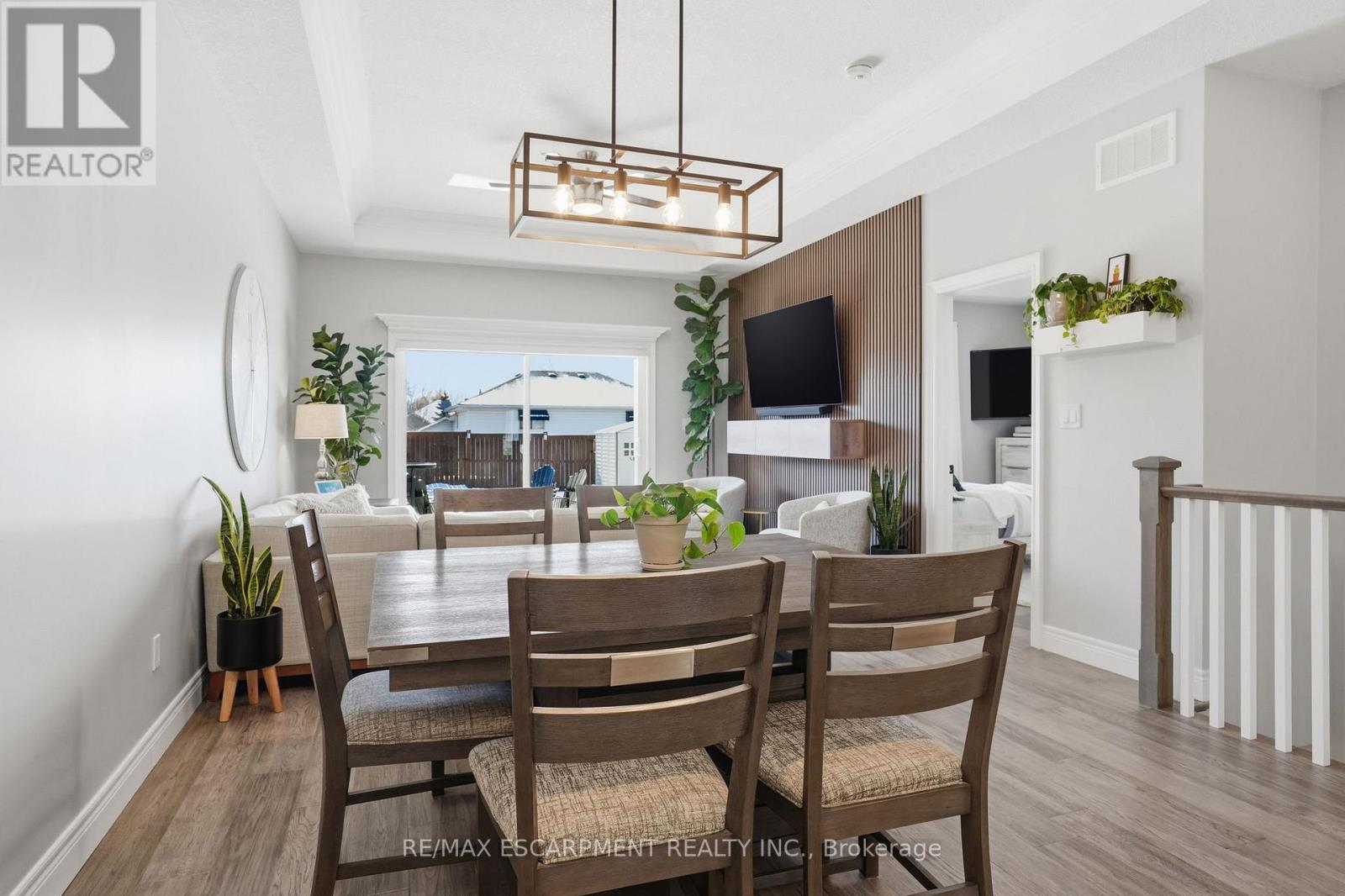 61a Haddington Street E, Haldimand, Ontario  N3W 2N4 - Photo 12 - X12845876