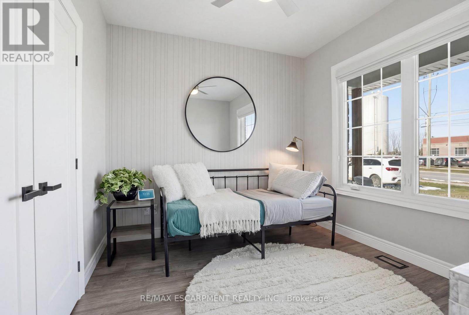 61a Haddington Street E, Haldimand, Ontario  N3W 2N4 - Photo 27 - X12845876