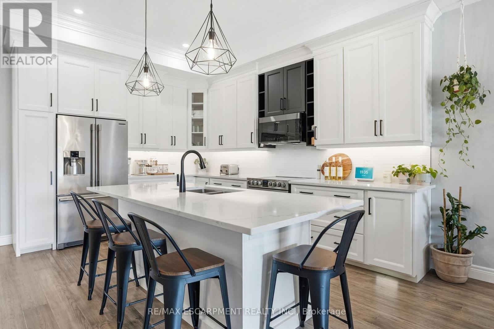 61a Haddington Street E, Haldimand, Ontario  N3W 2N4 - Photo 8 - X12845876