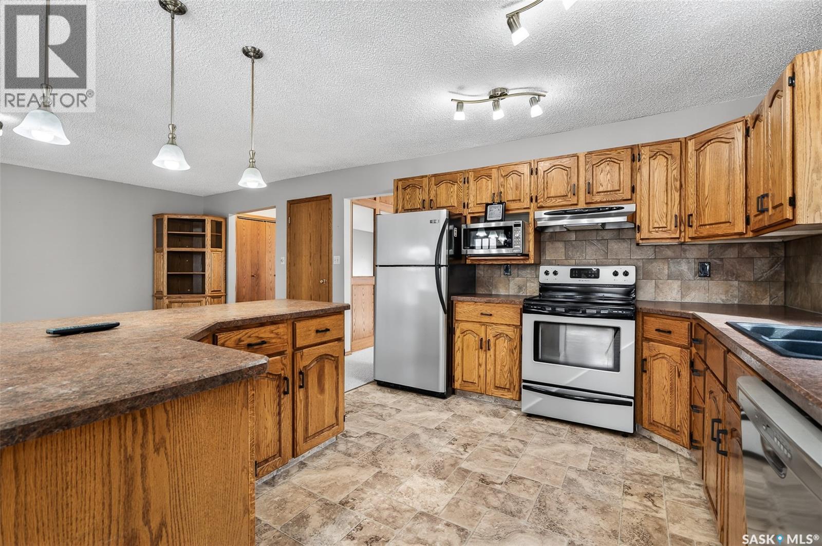 34 Elisia Drive, Moose Jaw, Saskatchewan  S6J 1G9 - Photo 18 - SK029713