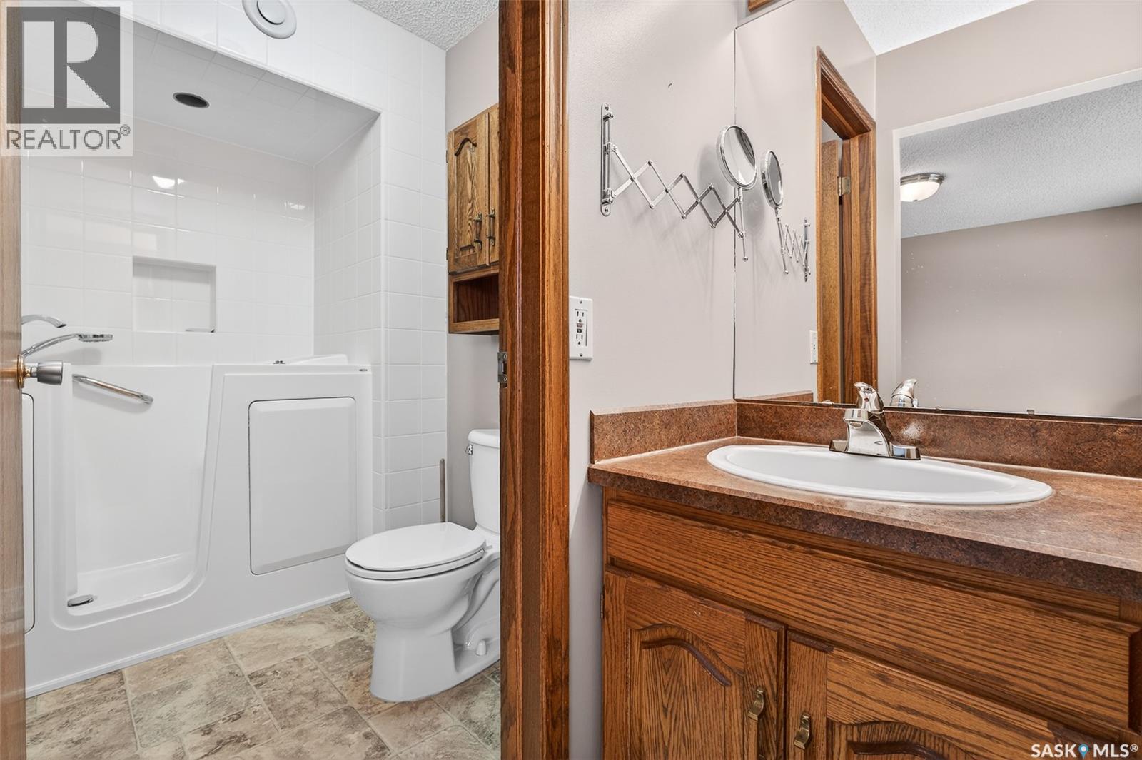 34 Elisia Drive, Moose Jaw, Saskatchewan  S6J 1G9 - Photo 24 - SK029713