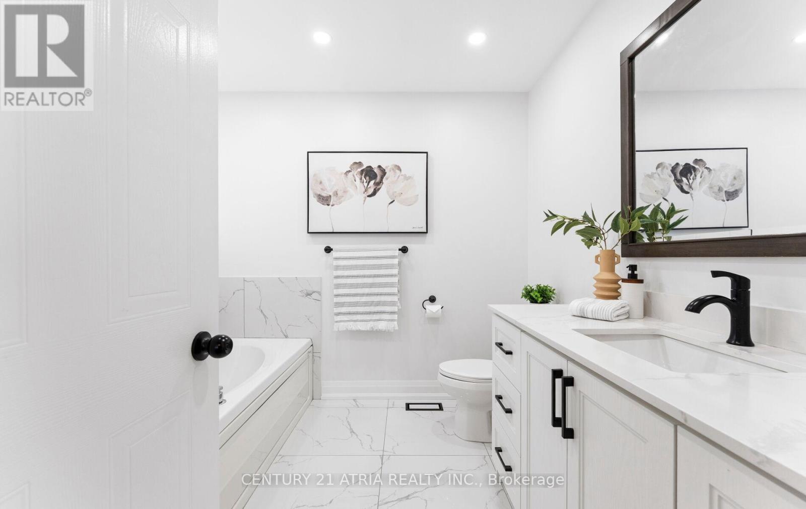 3 Oxfordshire Street, Markham (Berczy), Ontario  L6C 2Z8 - Photo 33 - N12844730