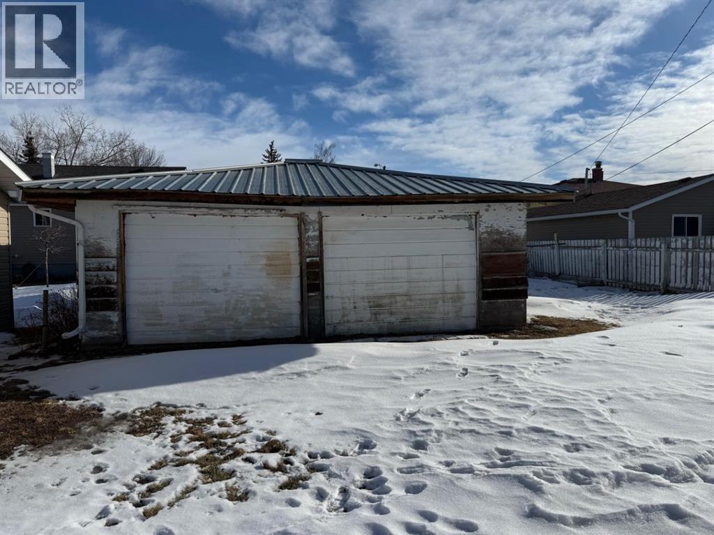 709 Centre Street, Hanna, Alberta  T0J 1P0 - Photo 5 - A2290205