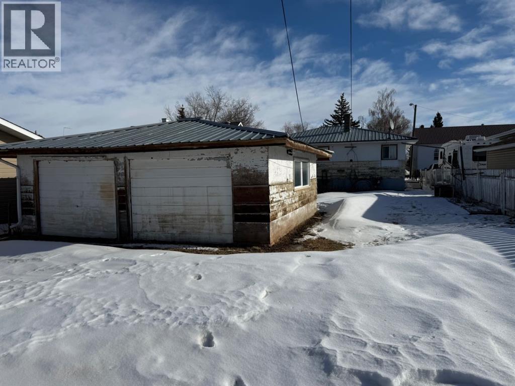 709 Centre Street, Hanna, Alberta  T0J 1P0 - Photo 6 - A2290205