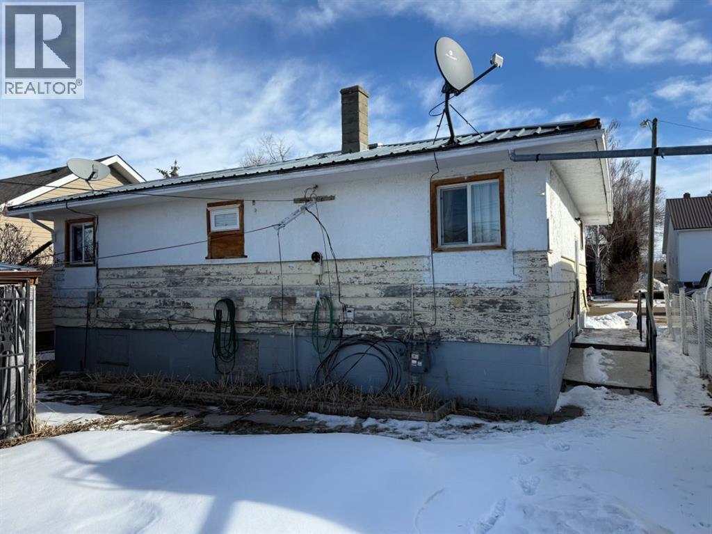 709 Centre Street, Hanna, Alberta  T0J 1P0 - Photo 4 - A2290205