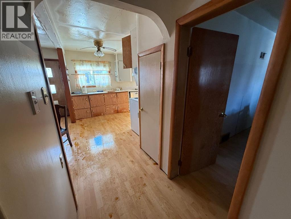 709 Centre Street, Hanna, Alberta  T0J 1P0 - Photo 12 - A2290205