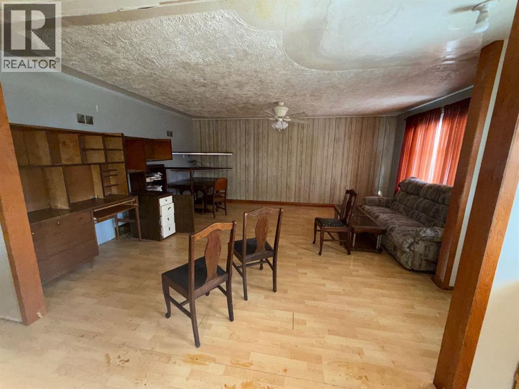 709 Centre Street, Hanna, Alberta  T0J 1P0 - Photo 13 - A2290205