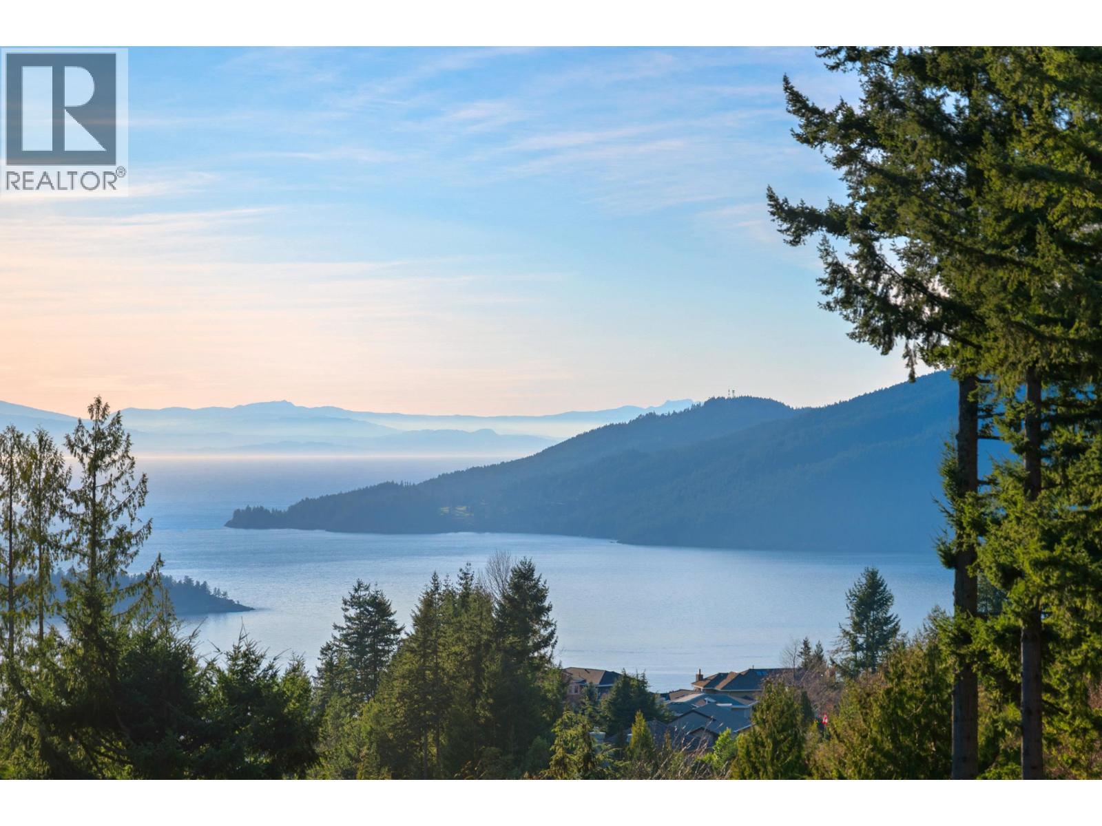 4721 Woodside Place, West Vancouver, British Columbia  V7S 2X5 - Photo 38 - R3095448