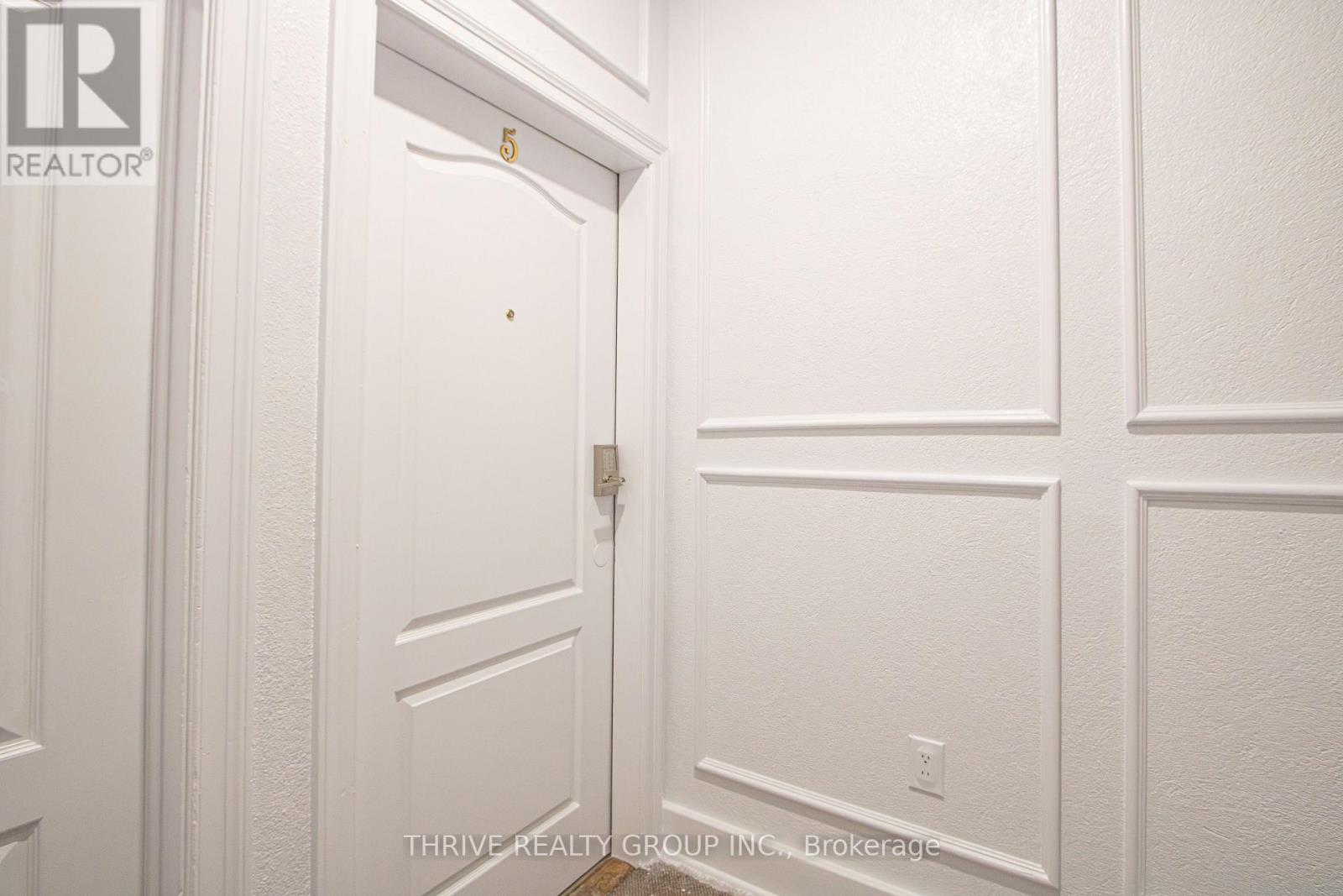 5 - 140 Ridout Street S, London South, Ontario  N6C 3X6 - Photo 4 - X12845920