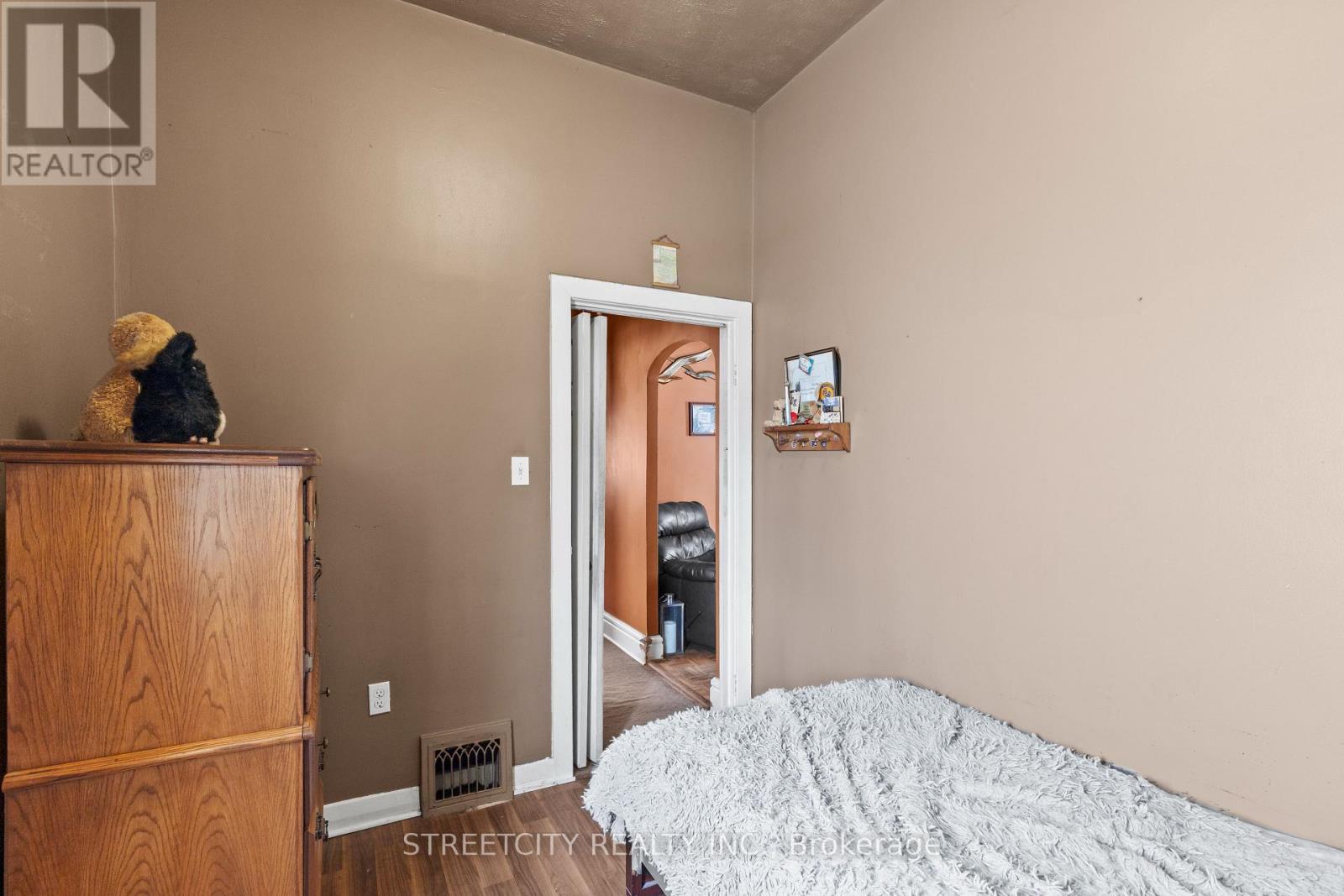 16 Oak Street, London East, Ontario  N5Z 2H6 - Photo 17 - X12845946