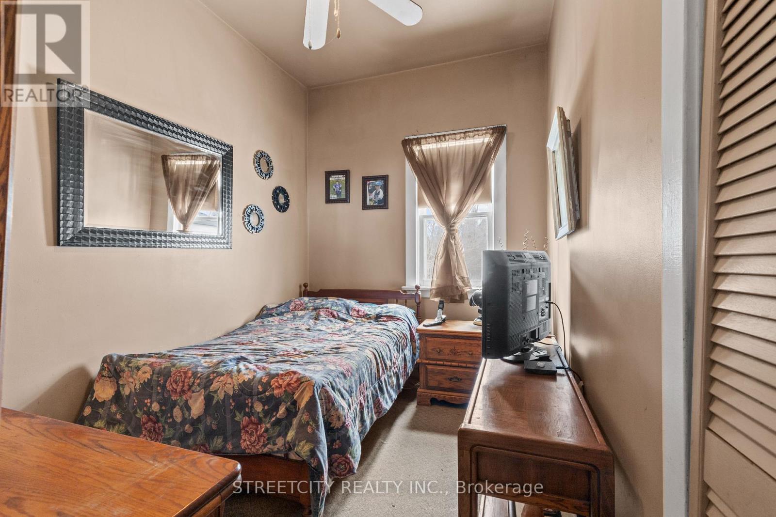 16 Oak Street, London East, Ontario  N5Z 2H6 - Photo 18 - X12845946