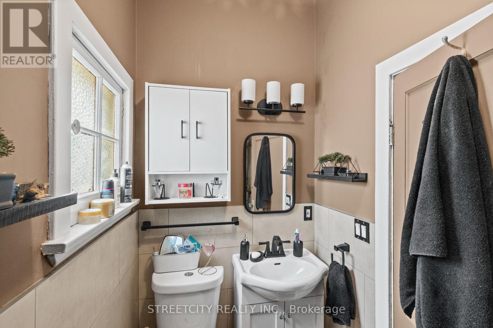 16 Oak Street, London East, Ontario  N5Z 2H6 - Photo 23 - X12845946