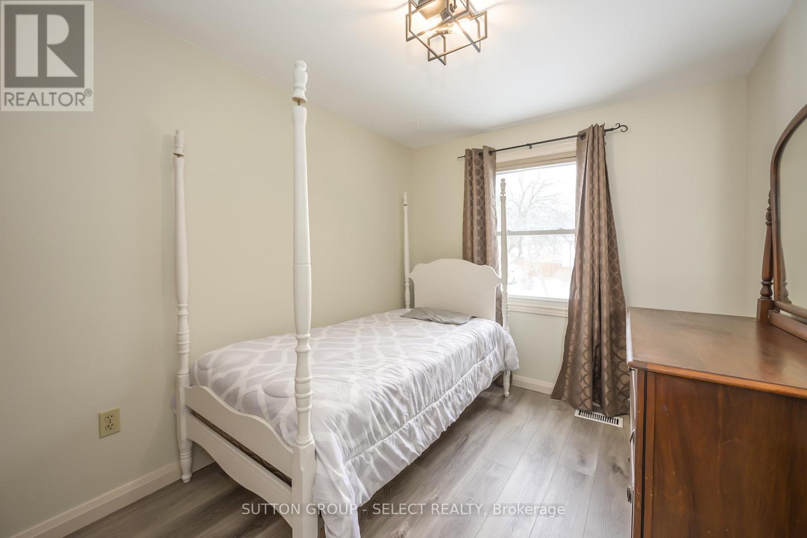 99 Inverary Crescent, London North, Ontario  N6G 3L7 - Photo 20 - X12846004
