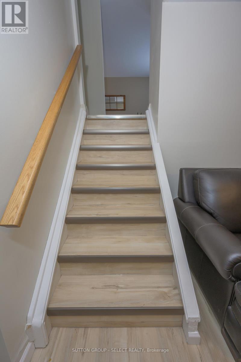 99 Inverary Crescent, London North, Ontario  N6G 3L7 - Photo 21 - X12846004