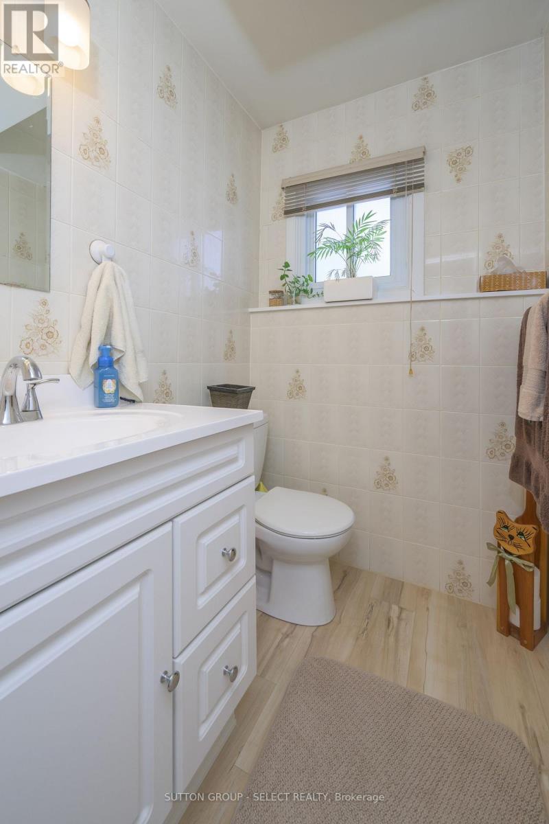 99 Inverary Crescent, London North, Ontario  N6G 3L7 - Photo 27 - X12846004