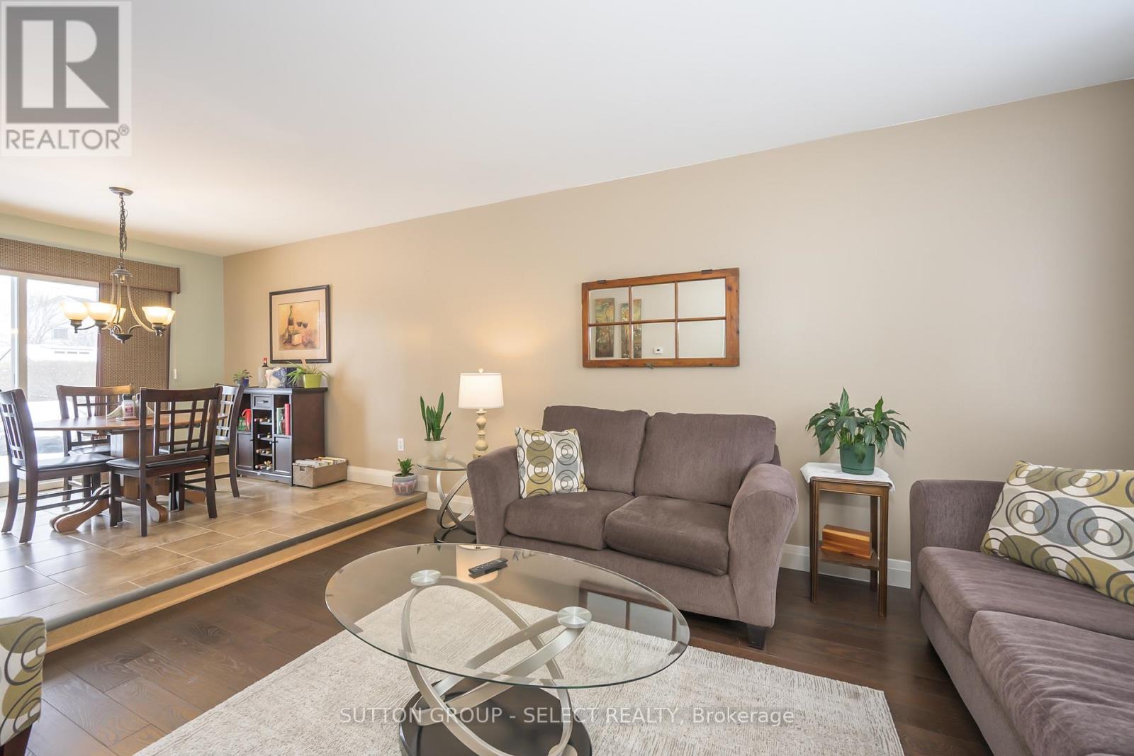 99 Inverary Crescent, London North, Ontario  N6G 3L7 - Photo 6 - X12846004