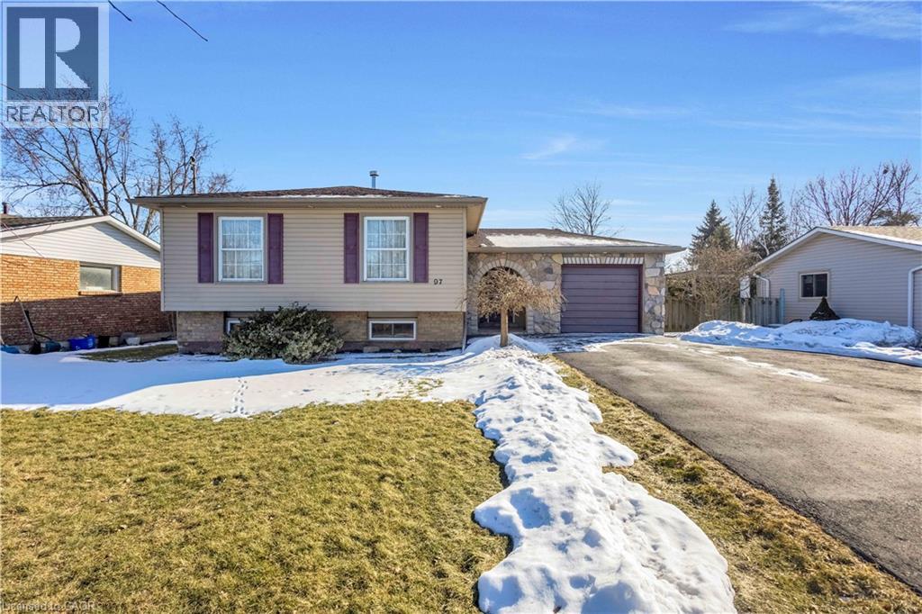 97 Kinross Street, Caledonia, Ontario  N3W 1J9 - Photo 2 - 40809654