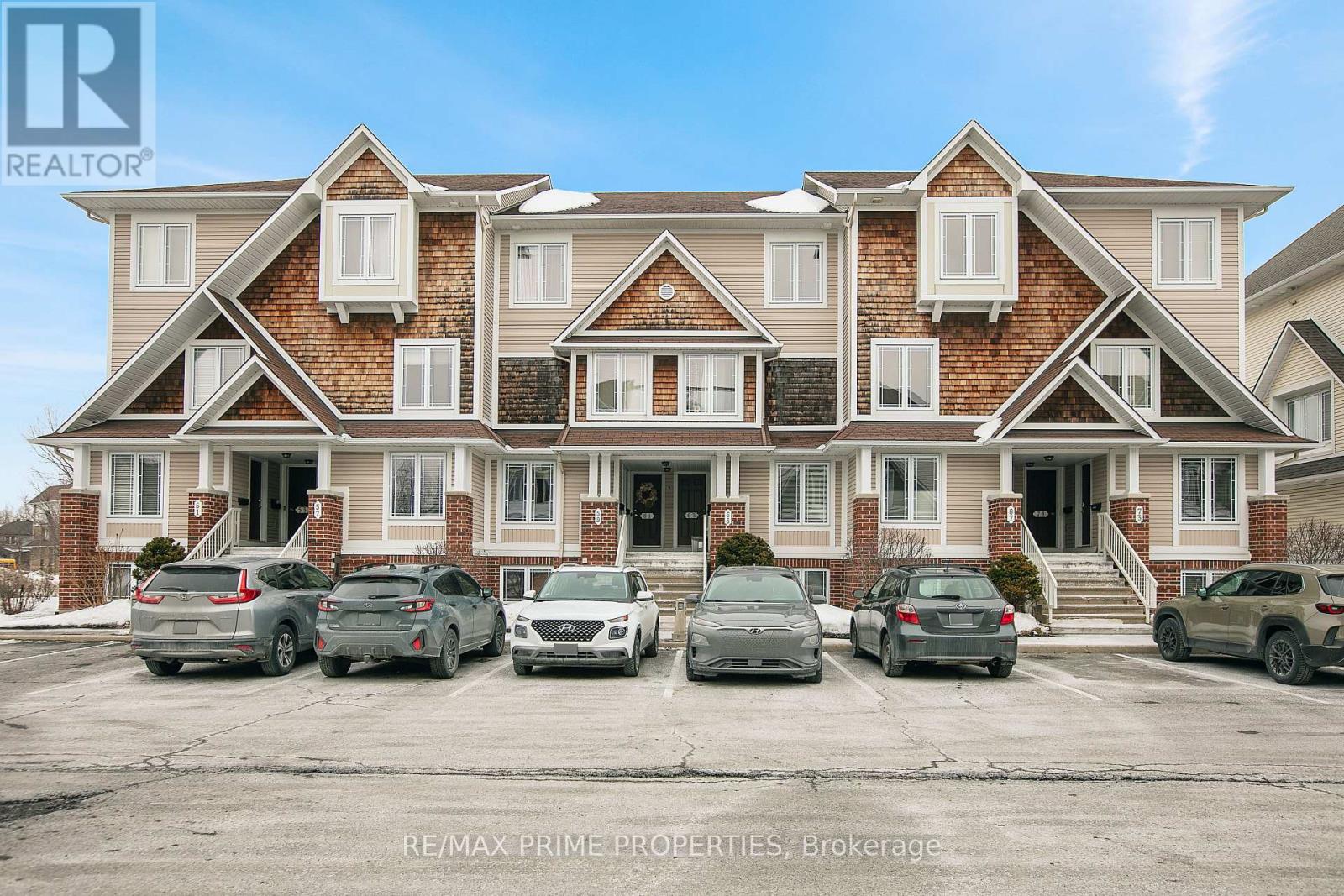 65 CROSBY PRIVATE, Ottawa, Ontario